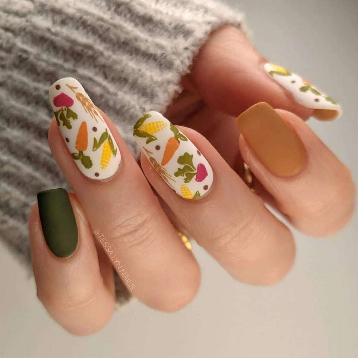 Elegant Thanksgiving Turkey Trim Nails 2025