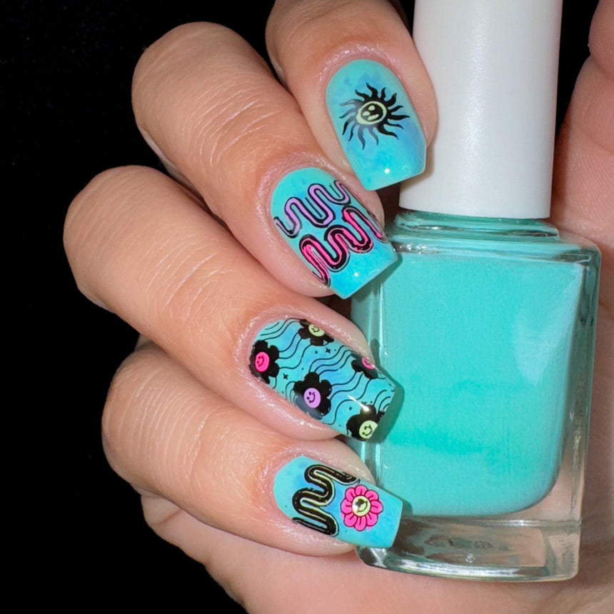 Feelin Groovy (M437) - Nail Stamping Plate