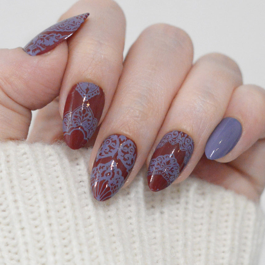 Fit for a Queen (M686) - Nail Stamping Plate