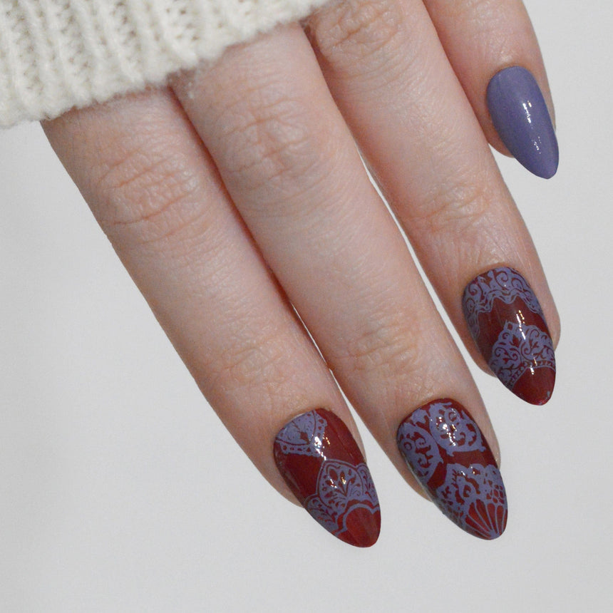 Fit for a Queen (M686) - Nail Stamping Plate
