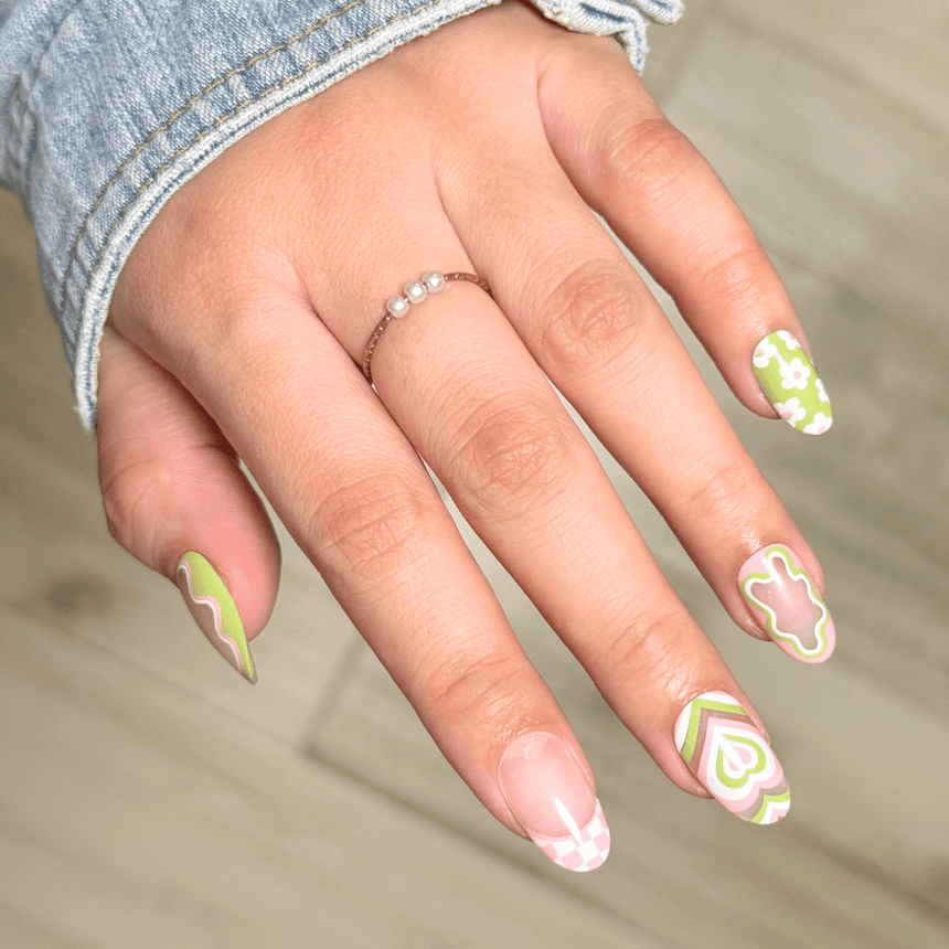 LImited Edition Flower Babe Press On Nails - Short Round