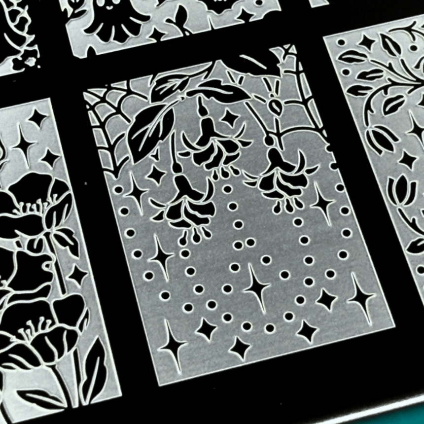 Ghoulish Gardener (M618) - Nail Stamping Plate