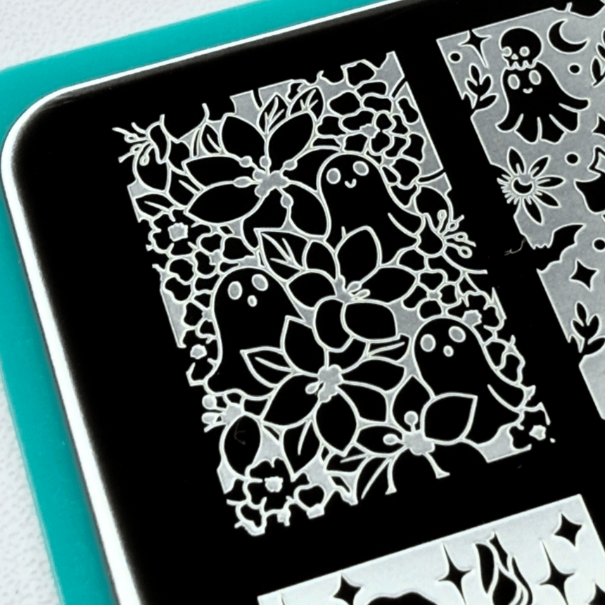 Ghoulish Gardener (M618) - Nail Stamping Plate