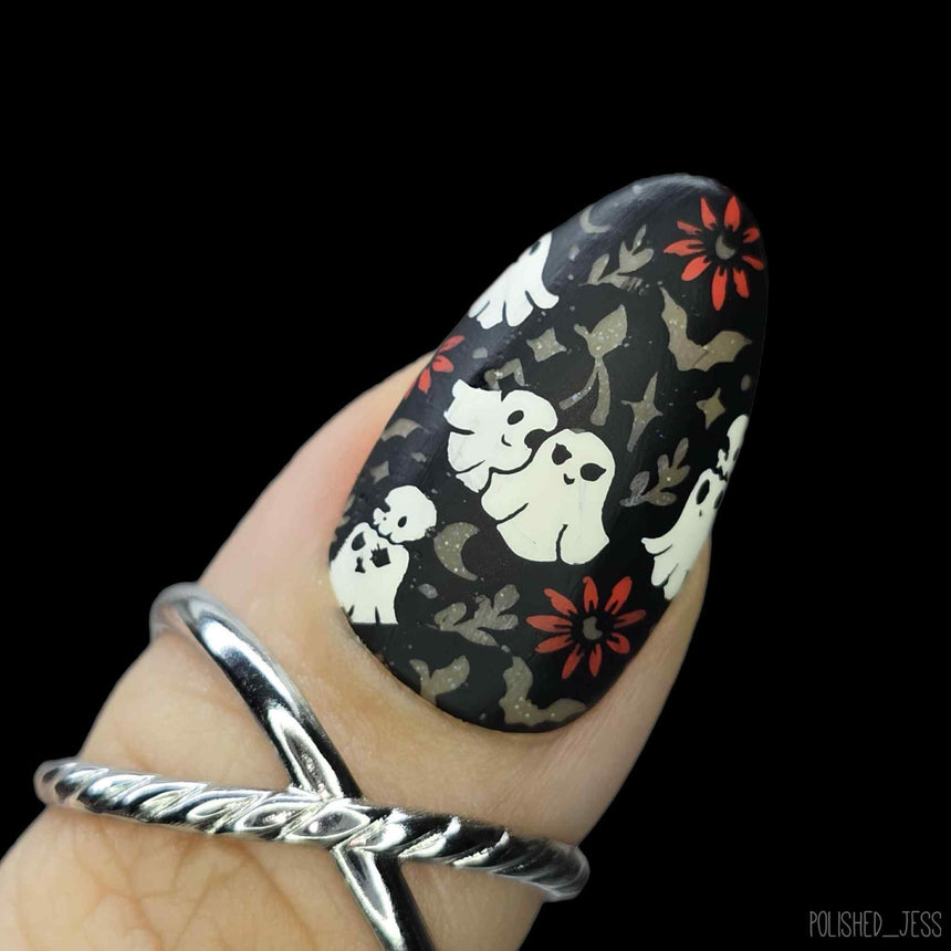 Ghoulish Gardener (M618) - Nail Stamping Plate