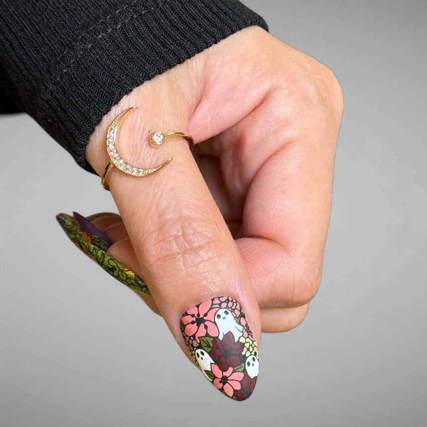 Ghoulish Gardener (M618) - Nail Stamping Plate