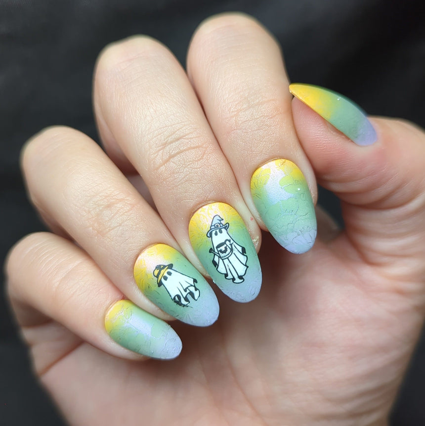 Ghoulish Gardener (M618) - Nail Stamping Plate