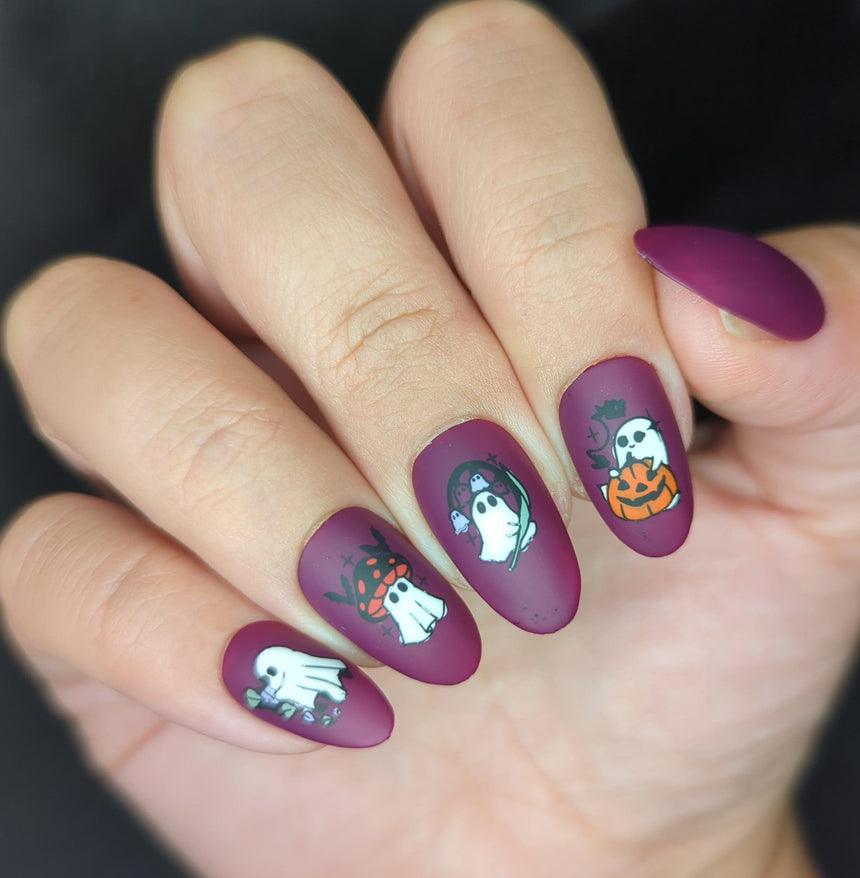 Ghoulish Gardener (M618) - Nail Stamping Plate