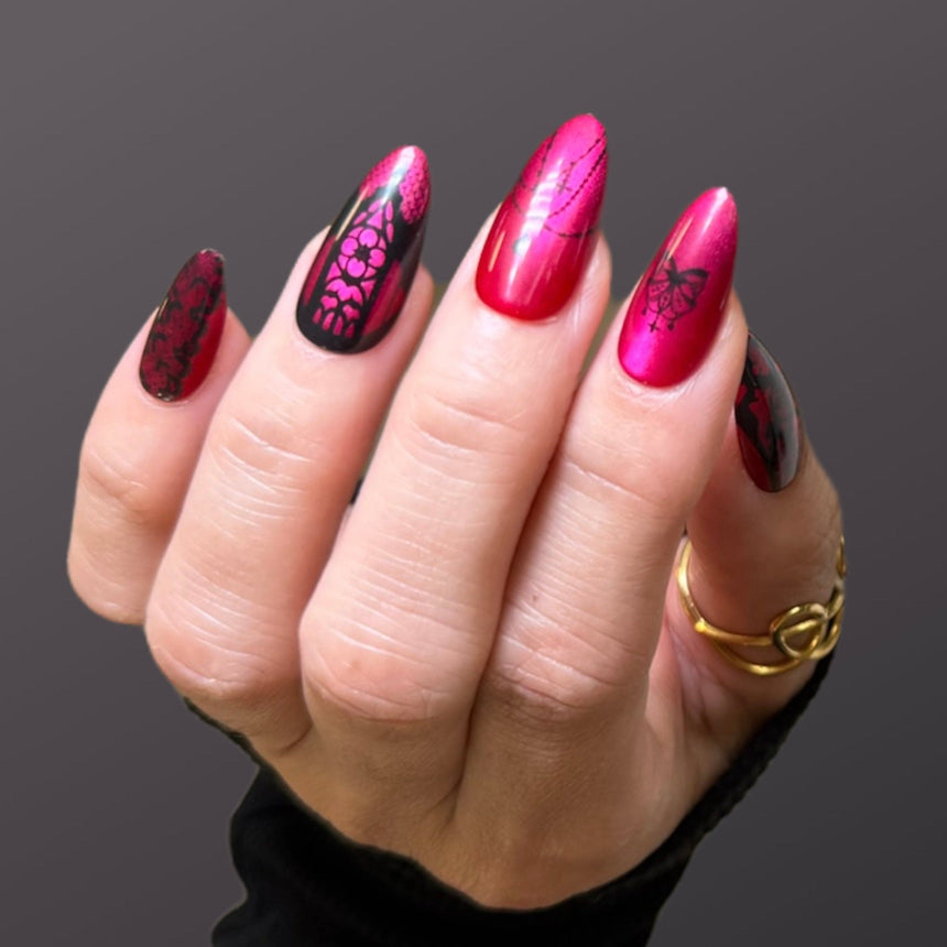 Gothic Glamour Press On Nails - Medium Almond