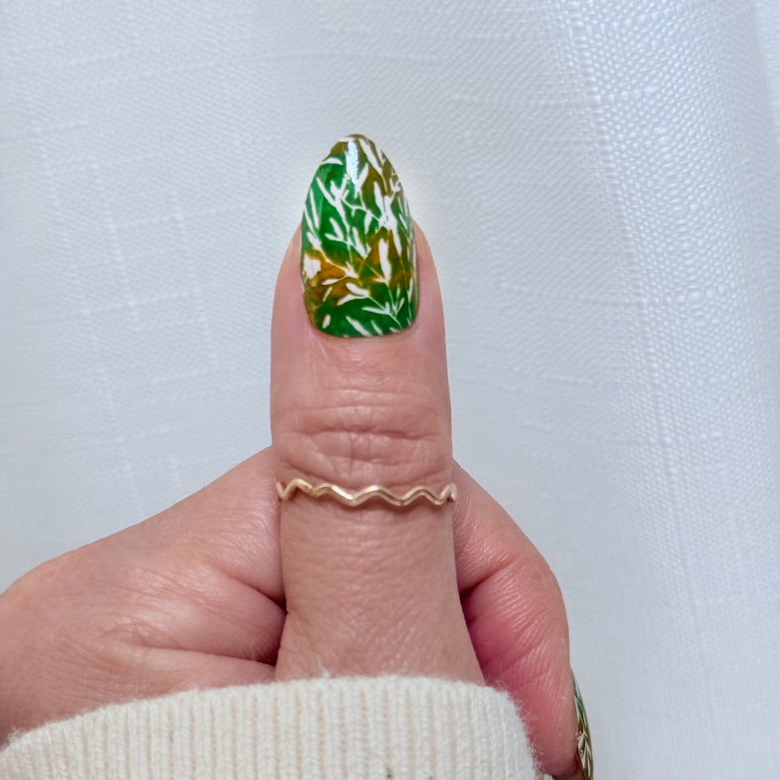 Growing Shadows (M585) - Nail Stamping Plate