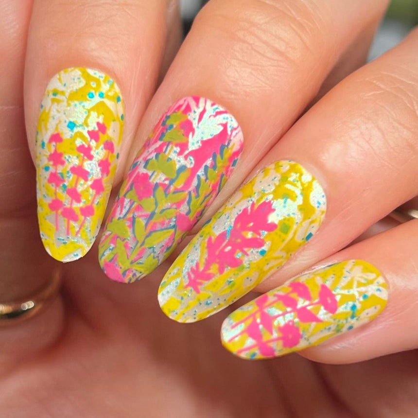 Growing Shadows (M585) - Nail Stamping Plate