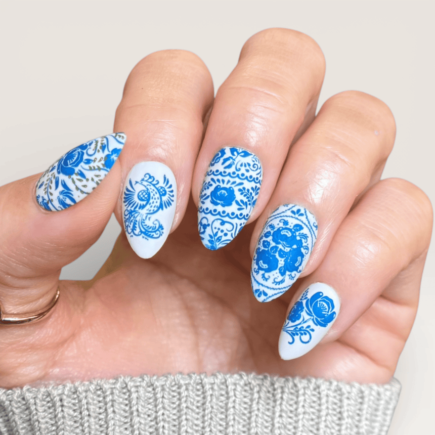 Gzhel Roses (M674) - Nail Stamping Plate