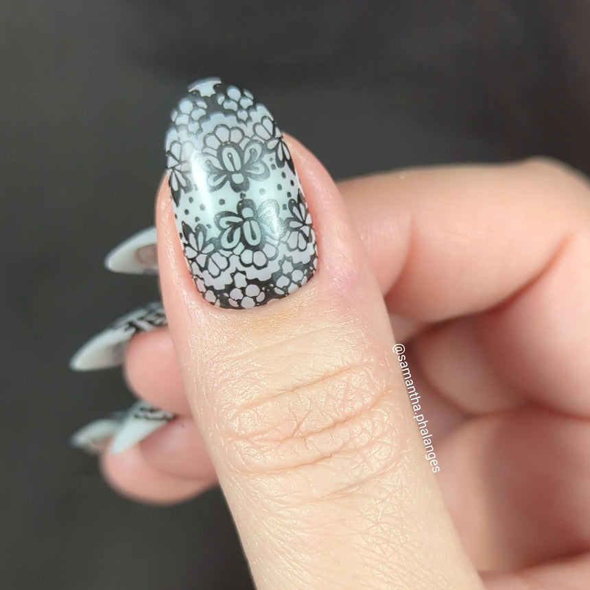 Lacey Lovers (M450) - Nail Stamping Plate