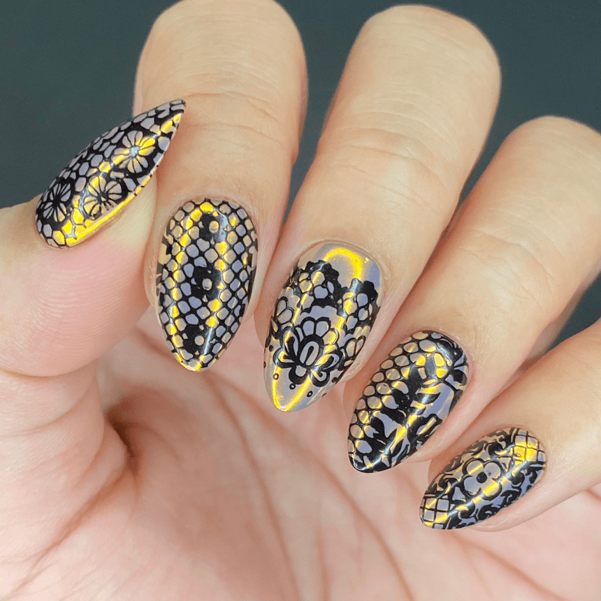 Lacey Lovers (M450) - Nail Stamping Plate