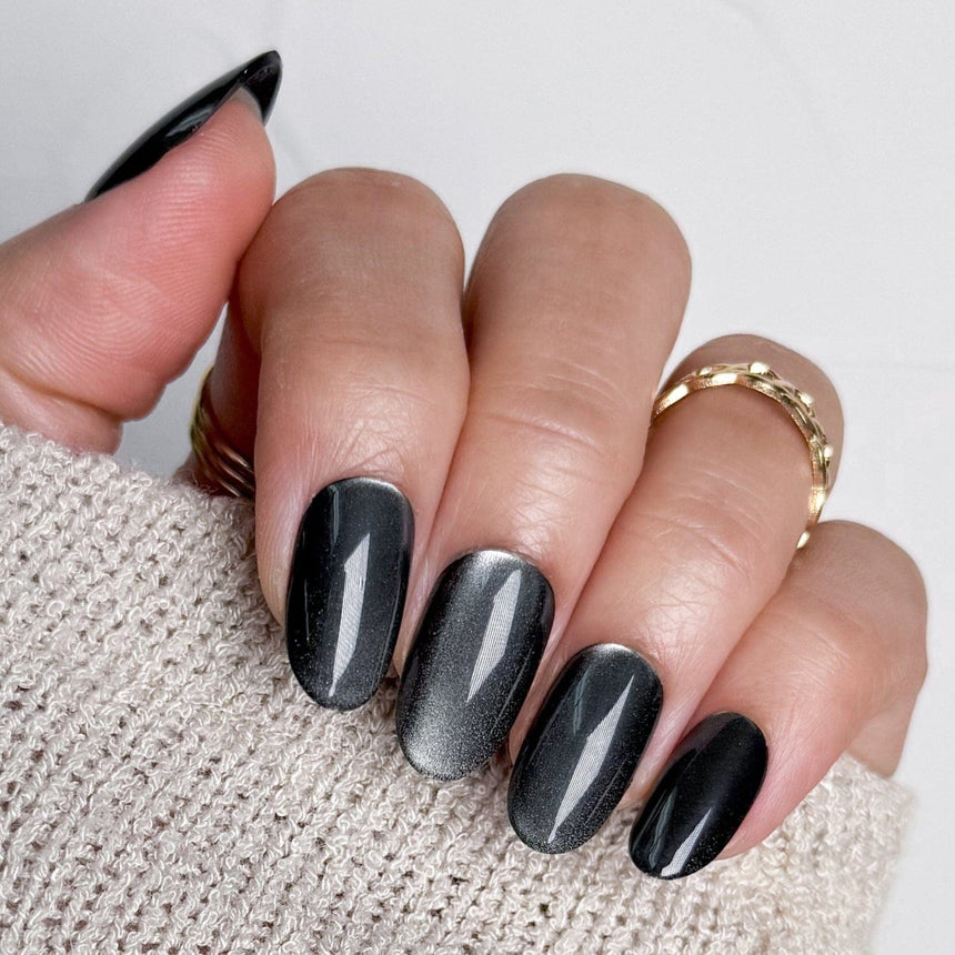 Magnetic Metal Press On Nails - Short Round