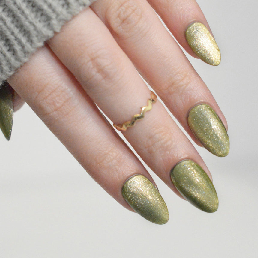 Mermaid Mirage: Electric Algae (P182) - Soft Lime Green Magnetic Nail Polish