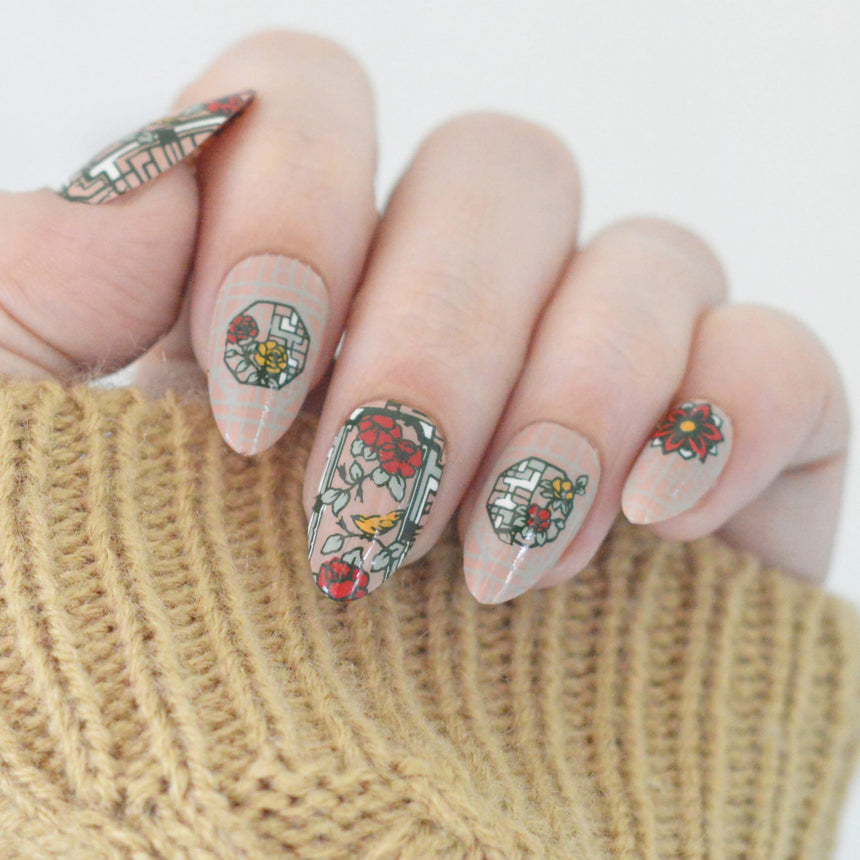 Painted Eaves (M688) - Nail Stamping Plate