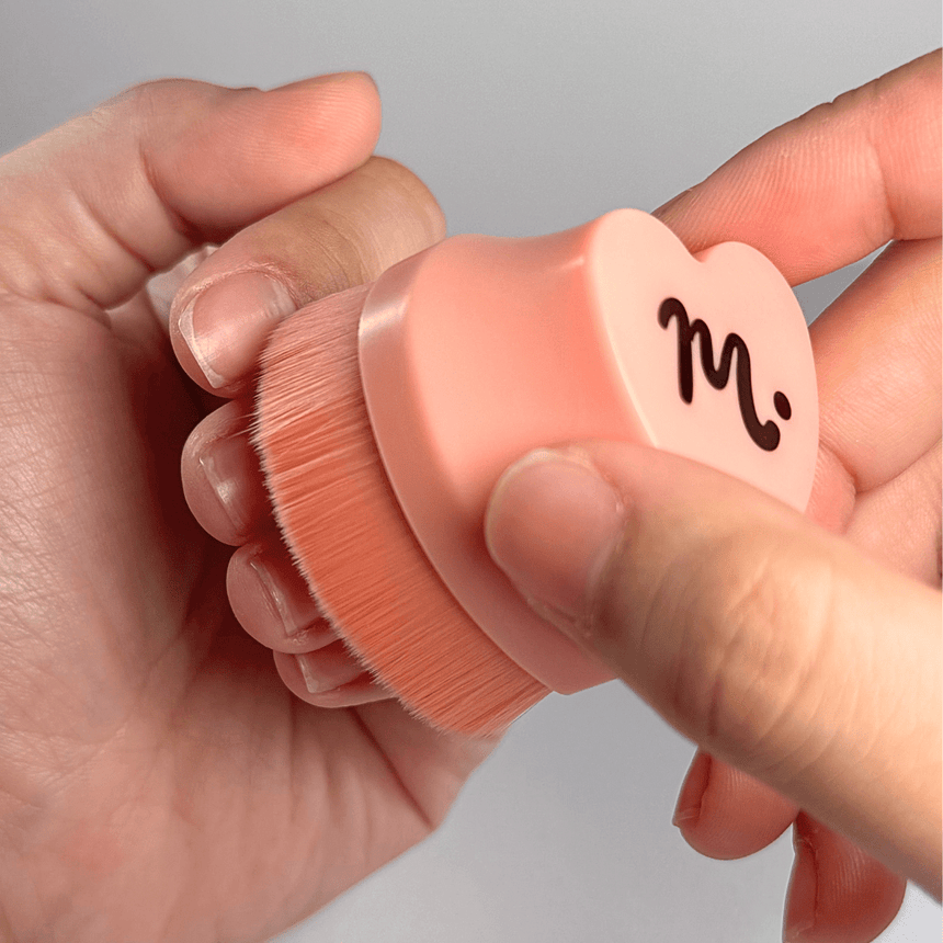 Pink Heart-Shaped Dusting Nail Brush