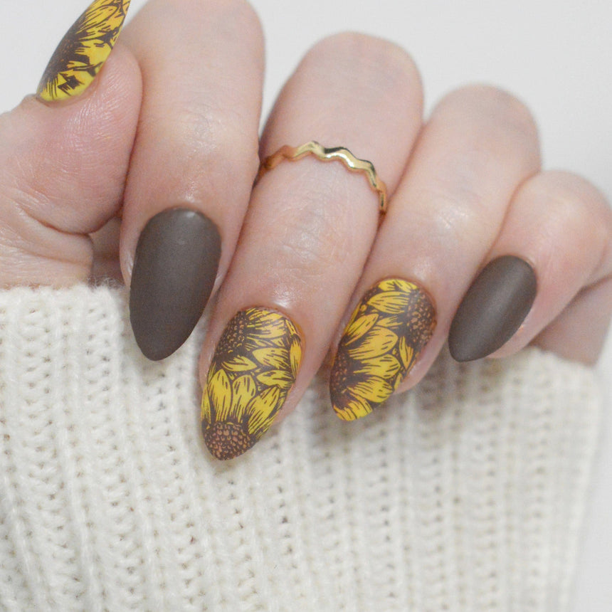 Sunflower Fields (M602) - Nail Stamping Plate