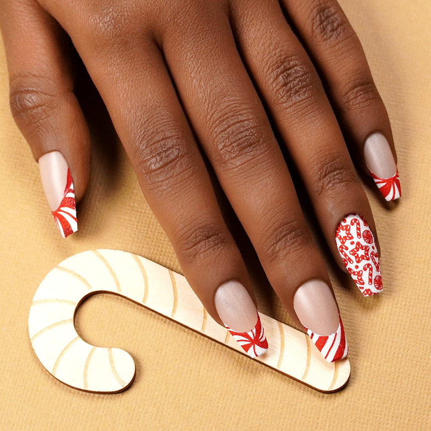 Gingerbread House: Deck the Dough (MXM139) - Nail Stamping Plate