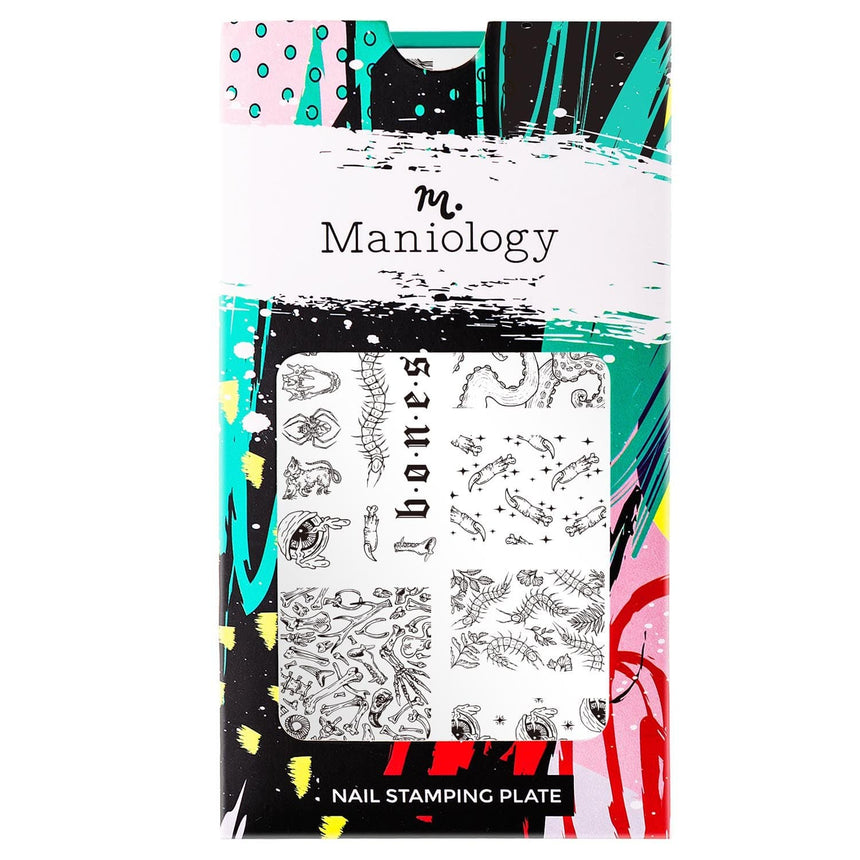 A nail stamping plate with gooey eyeballs, severed fingers, cyclops cats, slithering centipedes and more bone-chilling designs in this cute and creepy collaboration by Maniology Glitterfingersss (m159).
