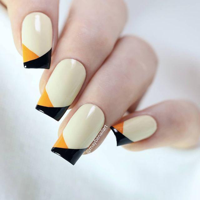 Classic French Nails Bundle: 1 Plate, 2 Polishes, Top Coat, Stamper & Scraper