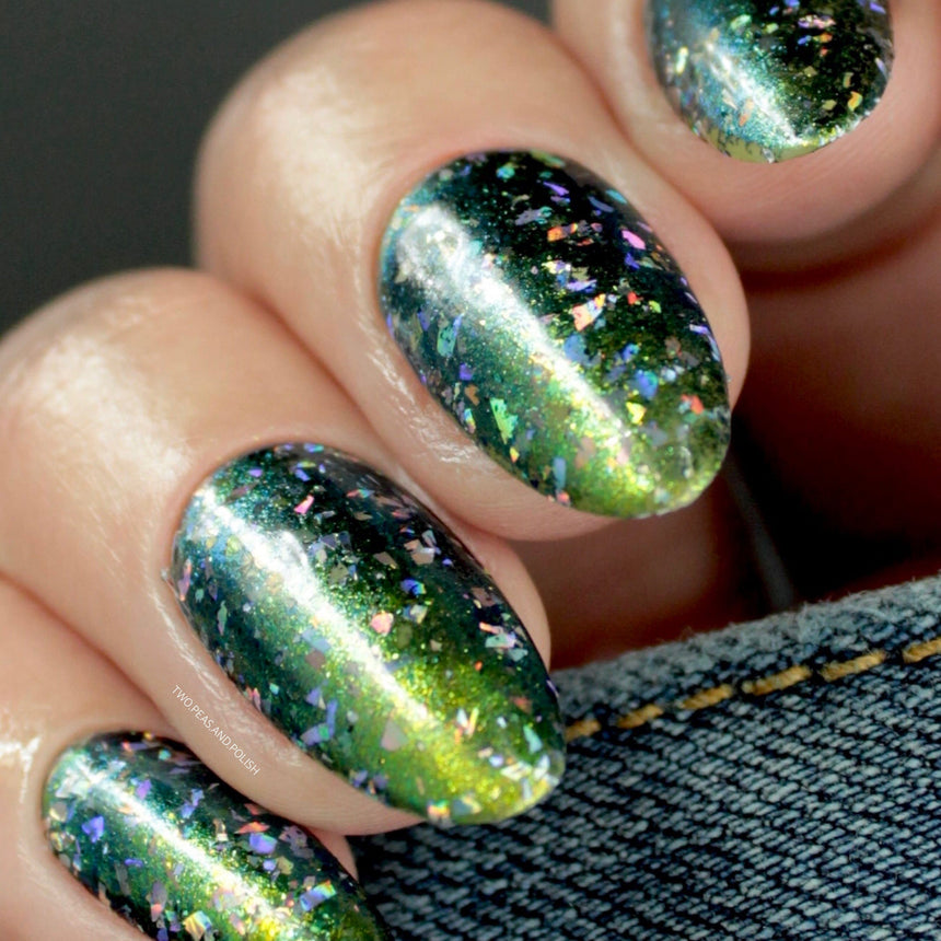 Flashy (NA037) - Green Iridescent Flakies
