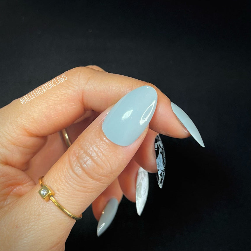 Front Page (B462) - Cream Gray Stamping Polish