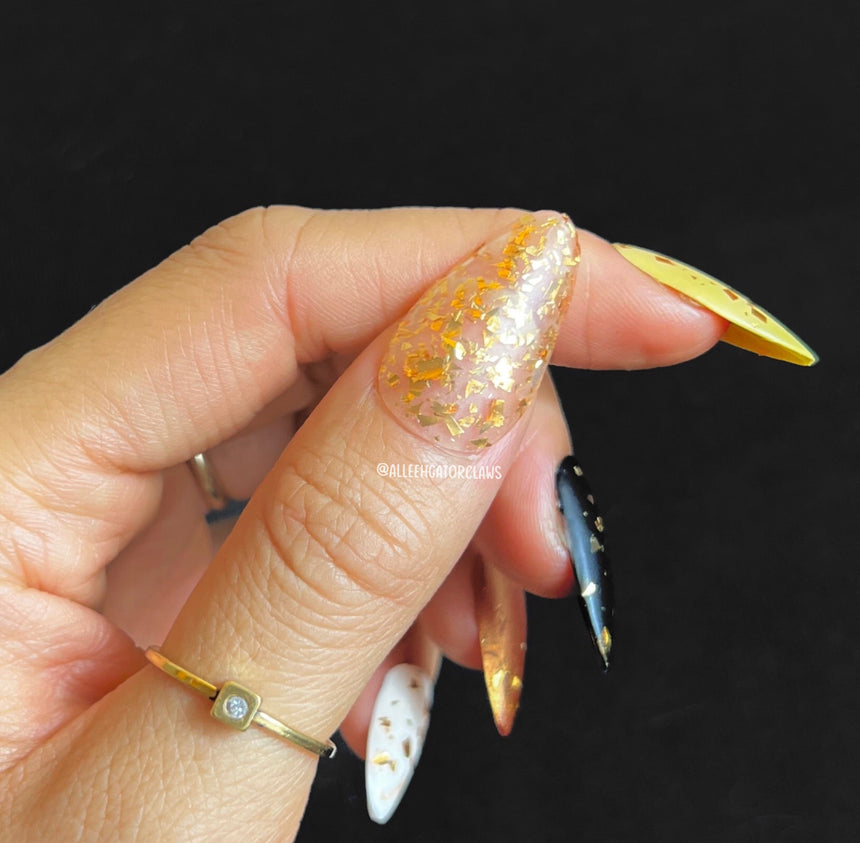 Honeypot (P138) - Clear with Copper Gold Flakies Nail Polish