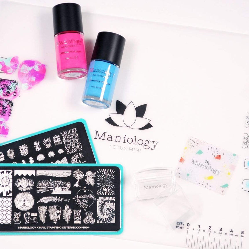 An image showing how to use Maniology Lotus Mat Mini & Go Silicone Nail Art Work Station.