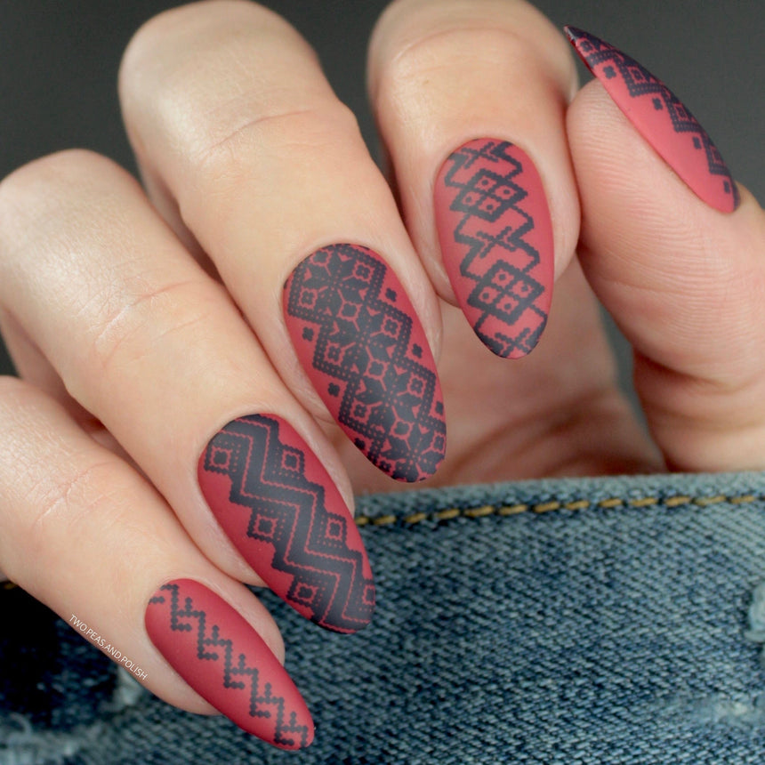 Sweater Season (M337) - Nail Stamping Plate