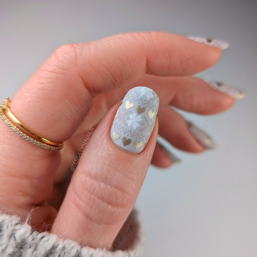 Sweater Season (M337) - Nail Stamping Plate