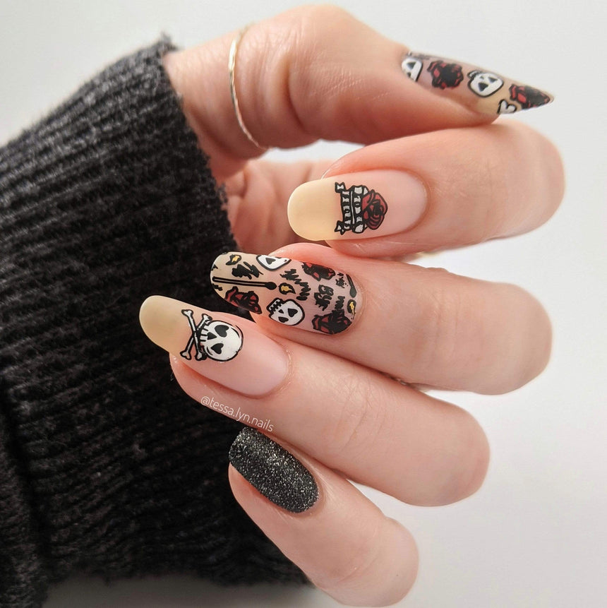 Valentine's Day Occasions: Love Bites (m180) - Nail Stamping Plate