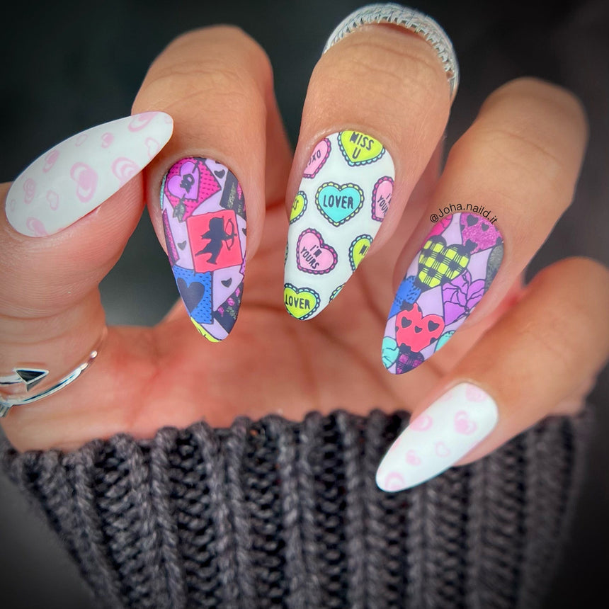 Hearts & Chains: Links of Love (MXM098) - Nail Stamping Plate