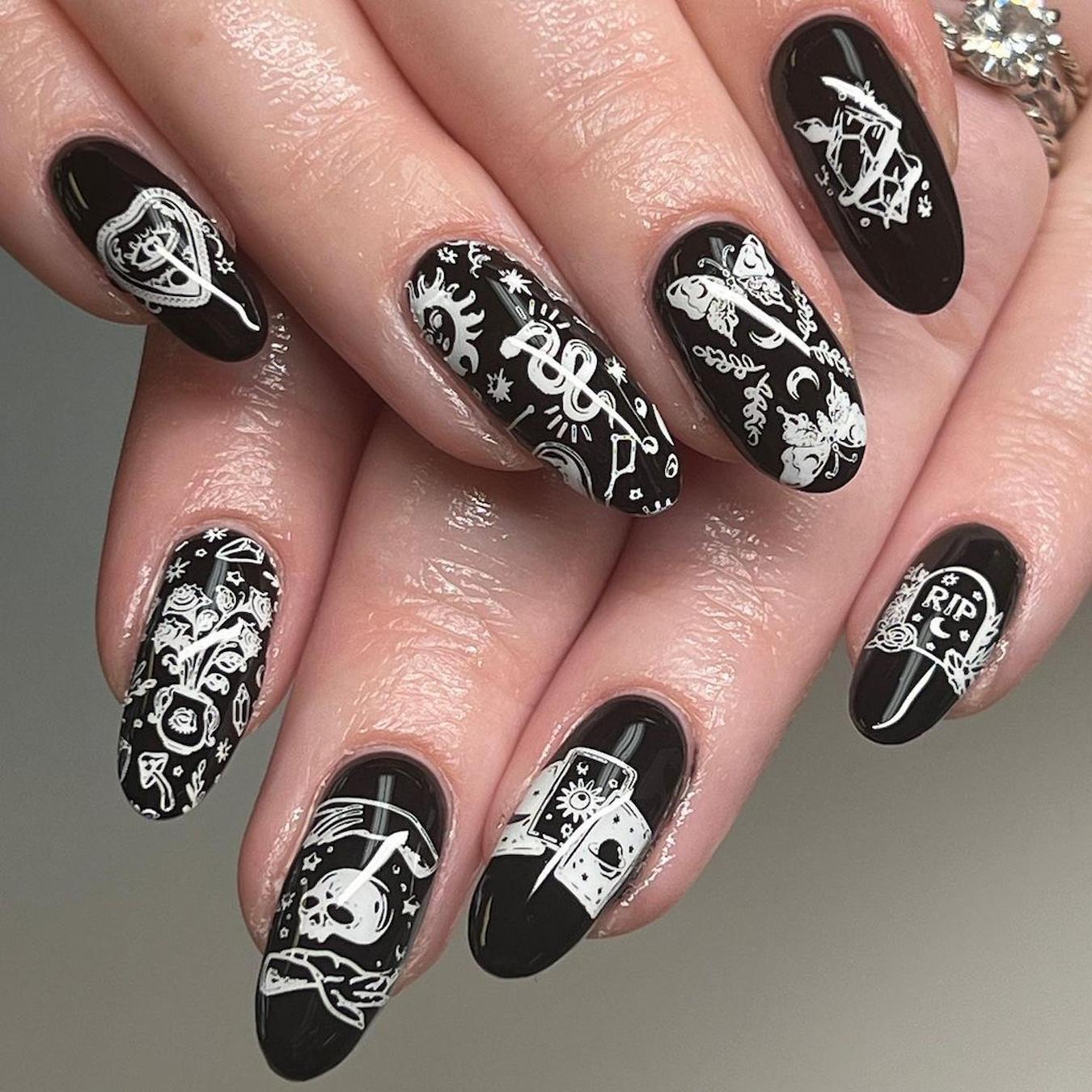 Maniology Hosts Monthly Nail Art Challenge: Calling All Nail Art Enthusiasts 
