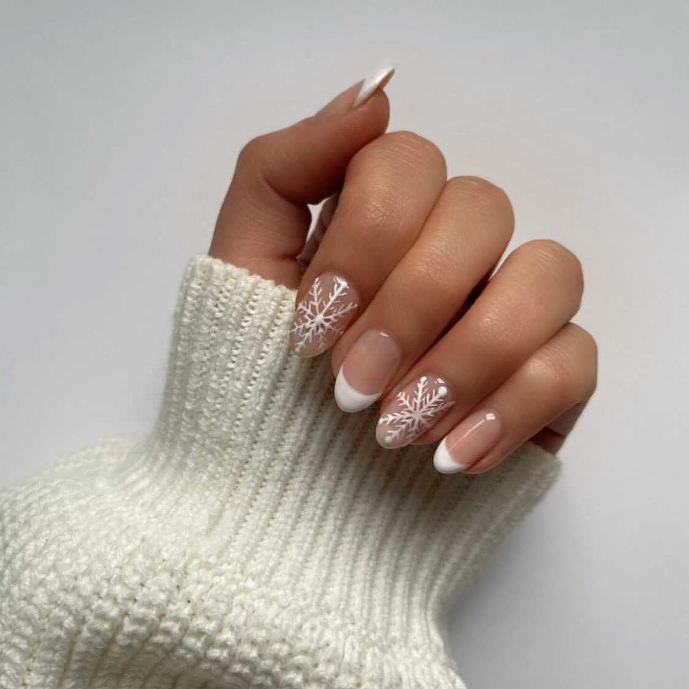 Glamorous Christmas Nail Trends 2025