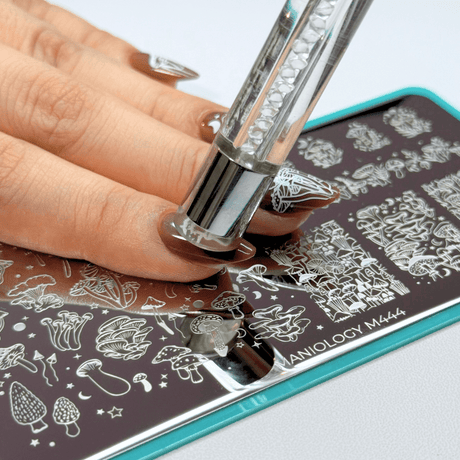 Why Your Nail Stamping Isn’t Working (And How to Fix It)
