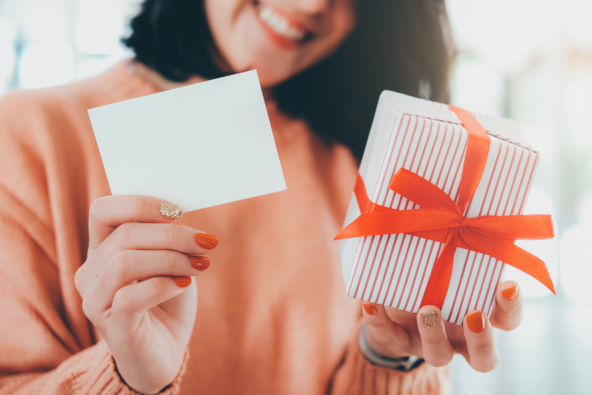 Valentine Gift Ideas for Women: 5 Unexpected & Thoughtful Gifts to Sur – Maniology