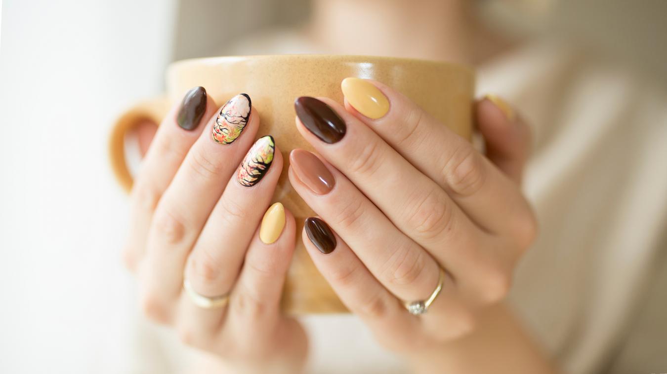 Manicure Sunday - Neutral Fall Floral Nails | See the World in PINK