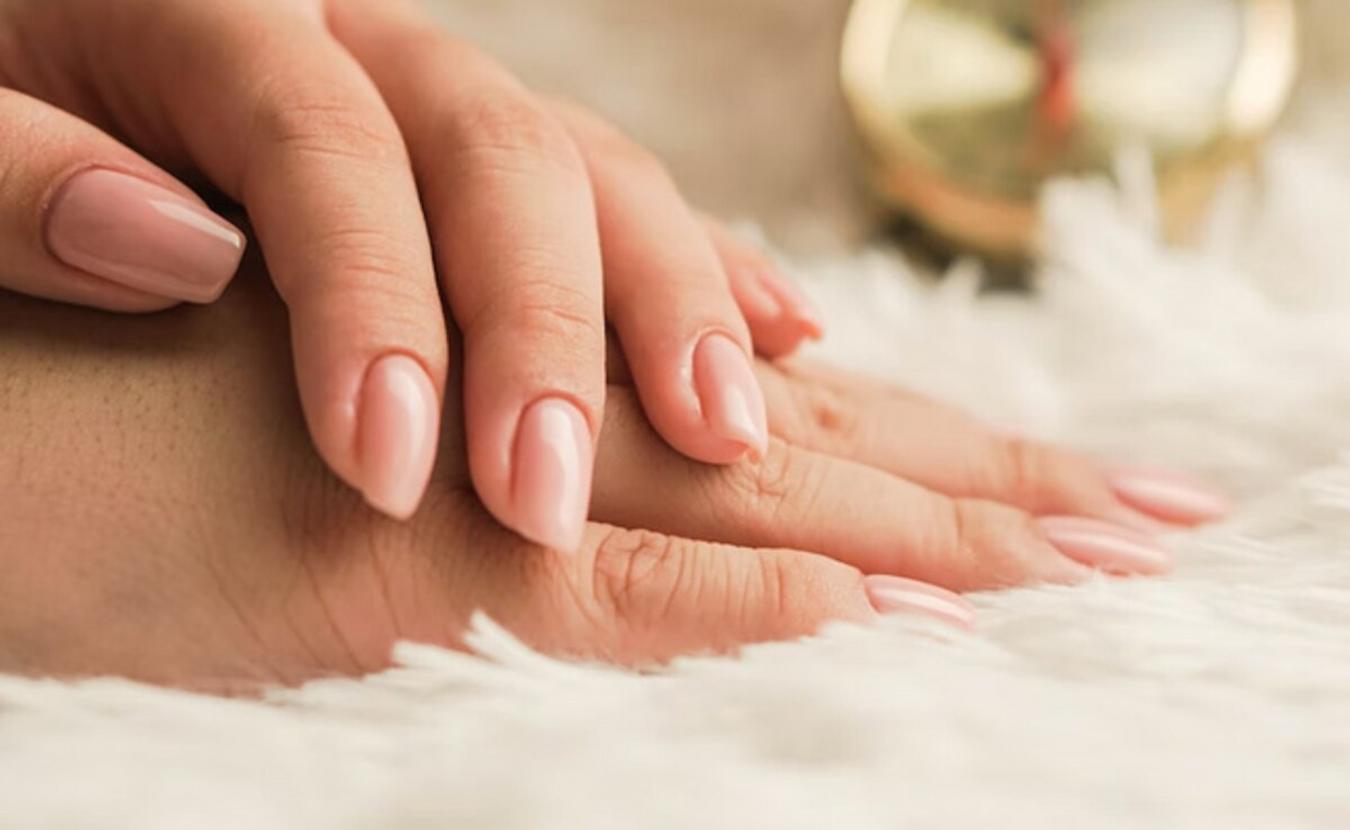 How to Make Your Fingernails Look Good Naturally