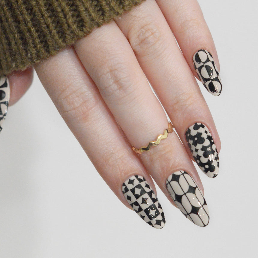 Alt Aesthetic (M640) - Nail Stamping Plate