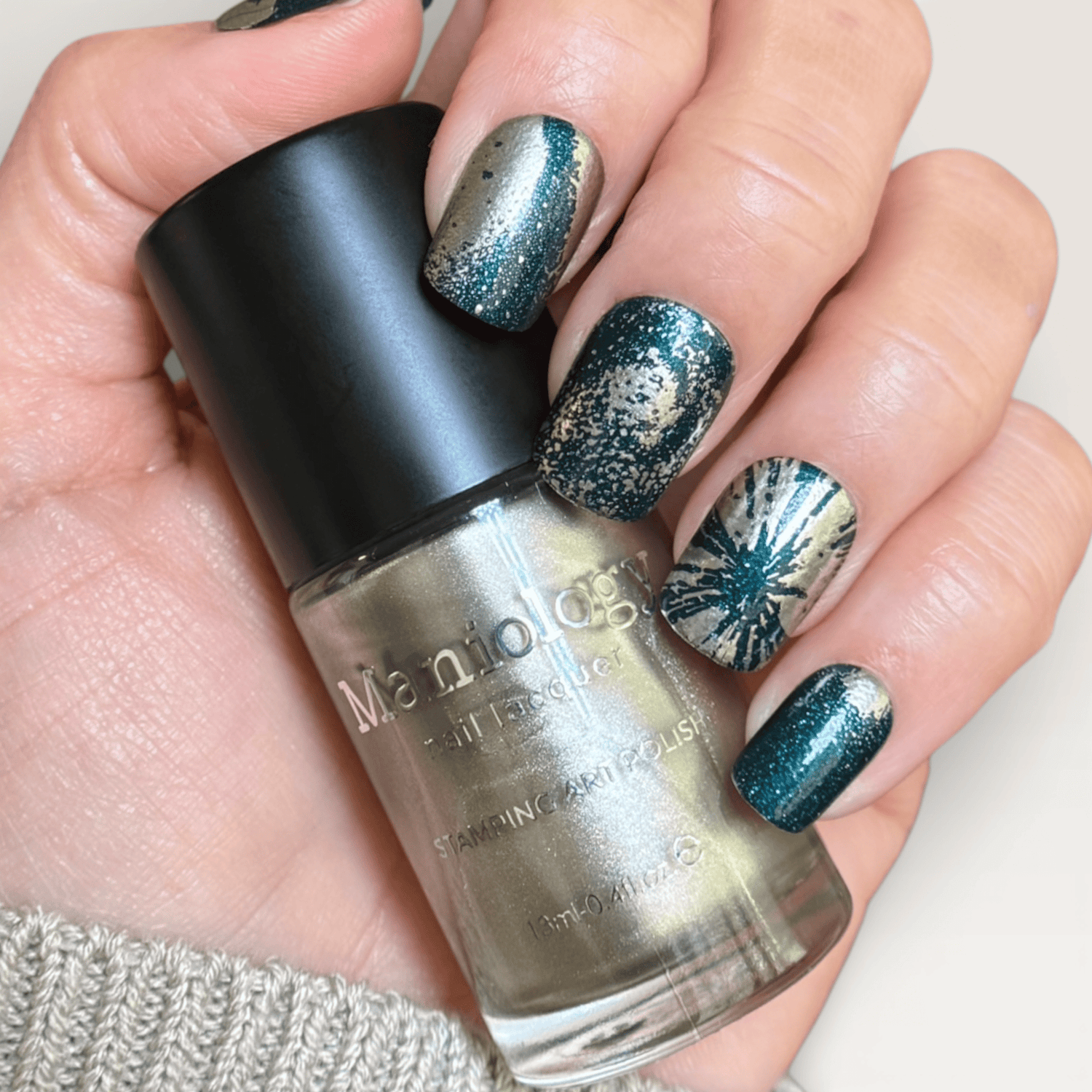 https://maniology.com/cdn/shop/files/maniology-april-2026-stardust-b580-silvery-gold-metallic-stamping-polish-pol-b580-1225864620.png?v=1774039163&width=1500