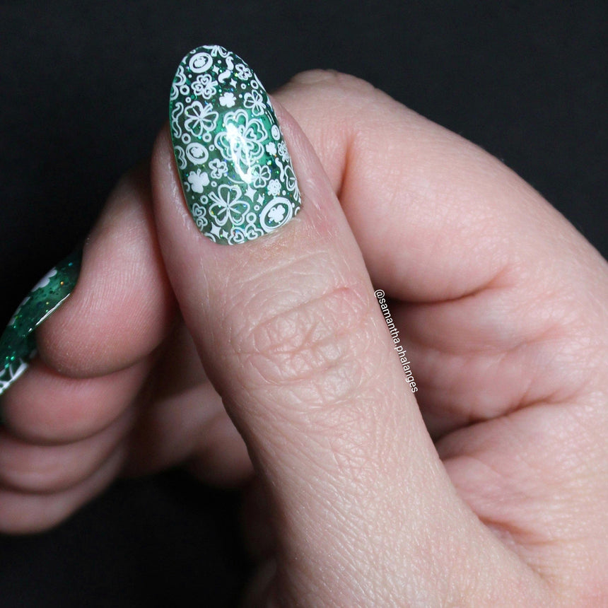 Clover Craze (M561) - Nail Stamping Plate