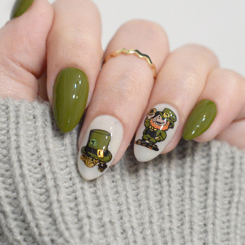 Clover Craze (M561) - Nail Stamping Plate