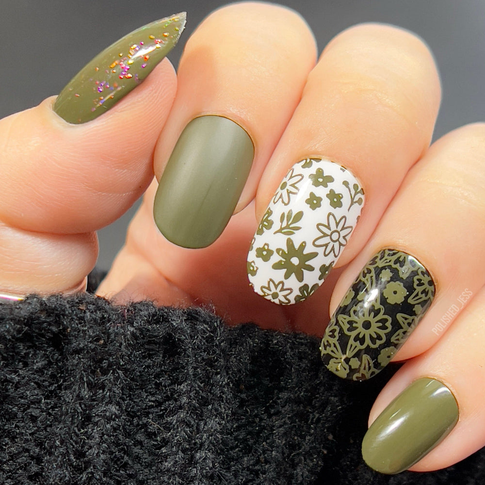 Crisp (B349) - Dark Green-Gray Stamping Polish