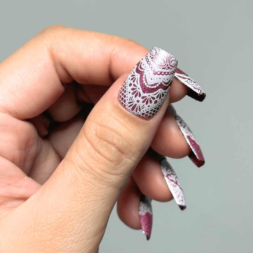 Fit for a Queen (M686) - Nail Stamping Plate