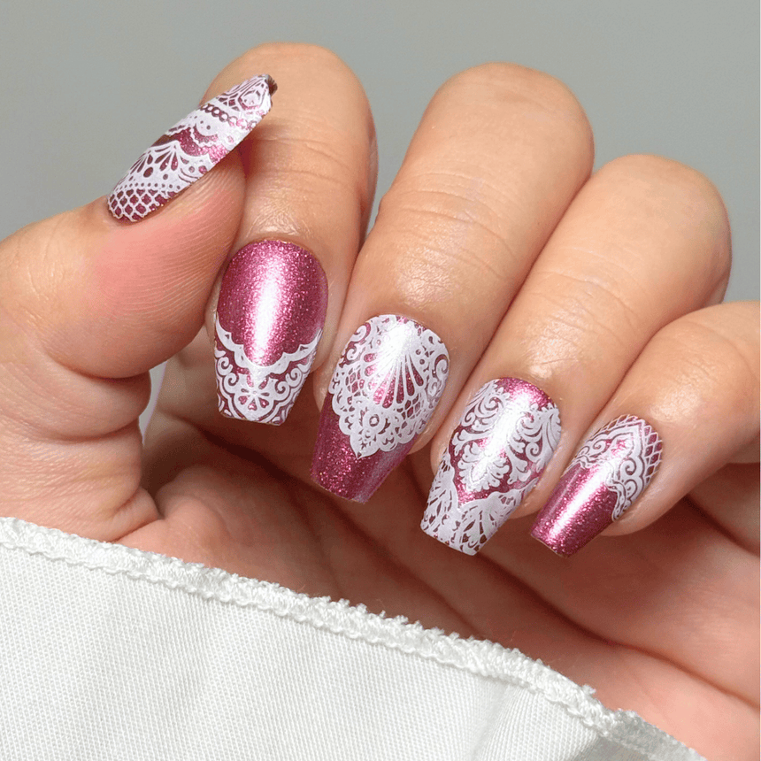 Fit for a Queen (M686) - Nail Stamping Plate