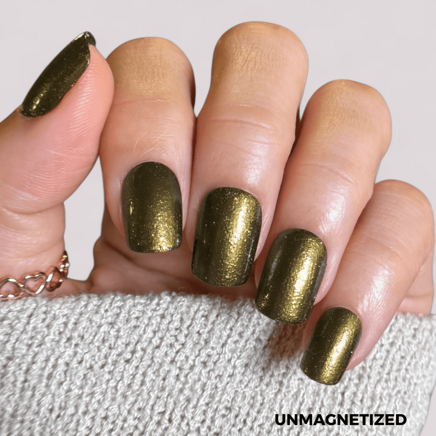 Lost in Space: Alien Energy (P189) - Green Gold Magnetic Nail Polish