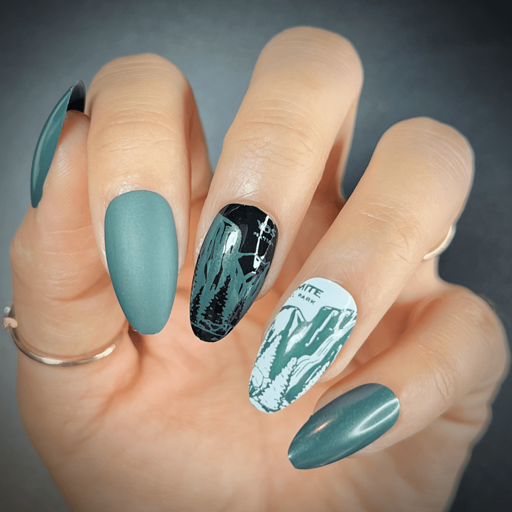 Canteen (B478) - Pearl Dark Green with Gold Shimmer Stamping Polish