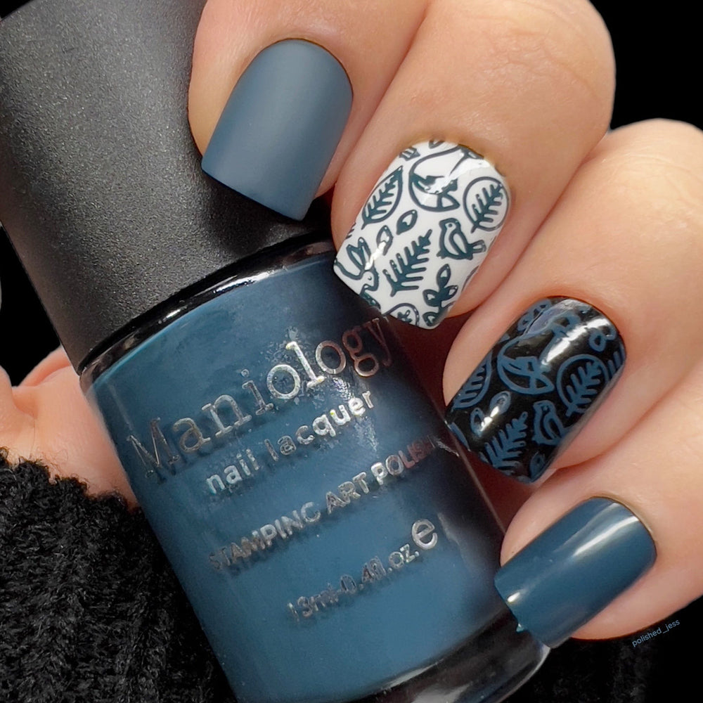 Female Hand Dark Blue Glittered Nails Stock Photo 1369300406 | Shutterstock