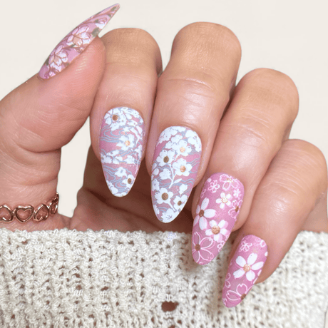 Sakura Showers (M663) - Nail Stamping Plate